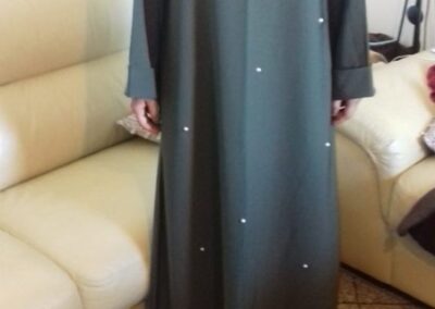 abaya robe longue large couleur kaki perlé